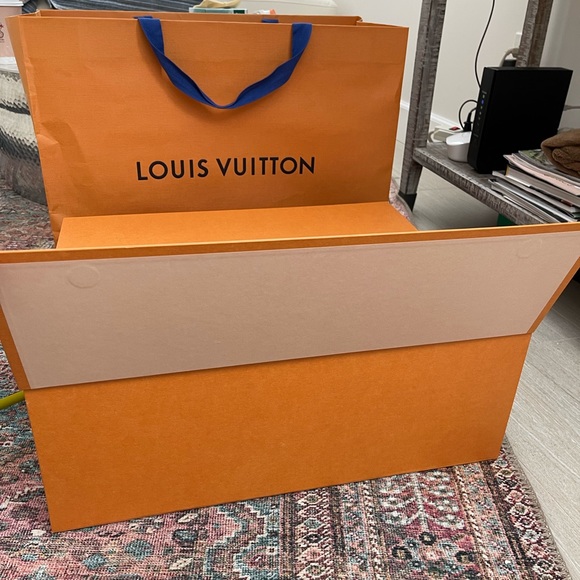 COPY - Authentic Louis Vuitton xtra large empty box. - Picture 7 of 17
